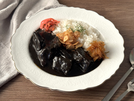 熟成黑蒜牛肉咖哩