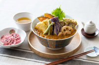 野菜天婦羅咖哩丼飯 《此食譜由ABC Cooking Studio開發》